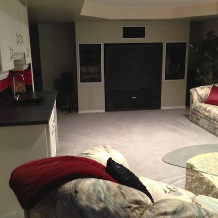 Redwood Meadows Bed And Breakfast Bragg Creek Extérieur photo