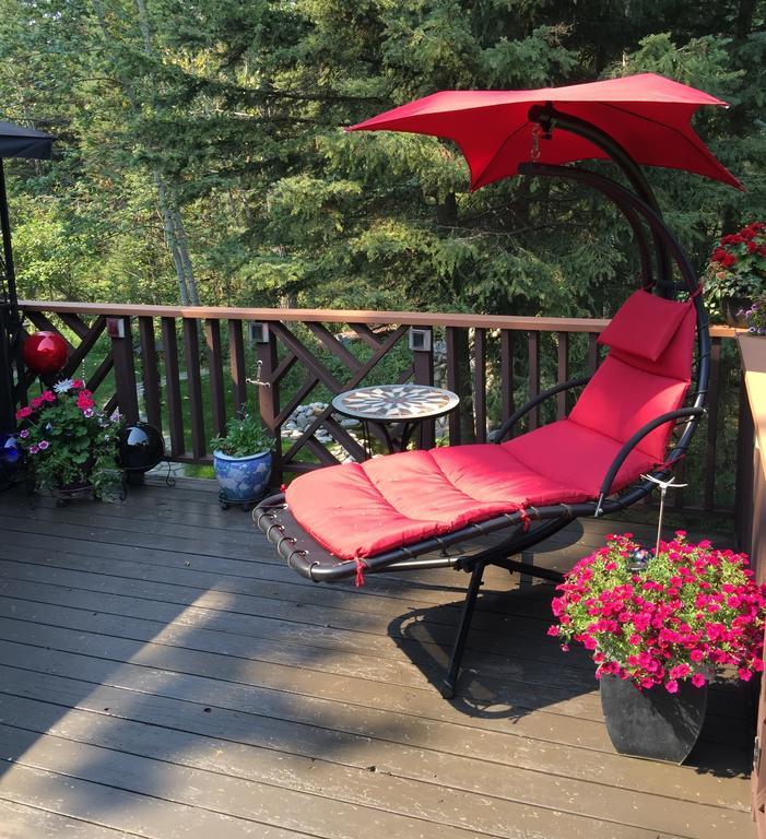 Redwood Meadows Bed And Breakfast Bragg Creek Extérieur photo
