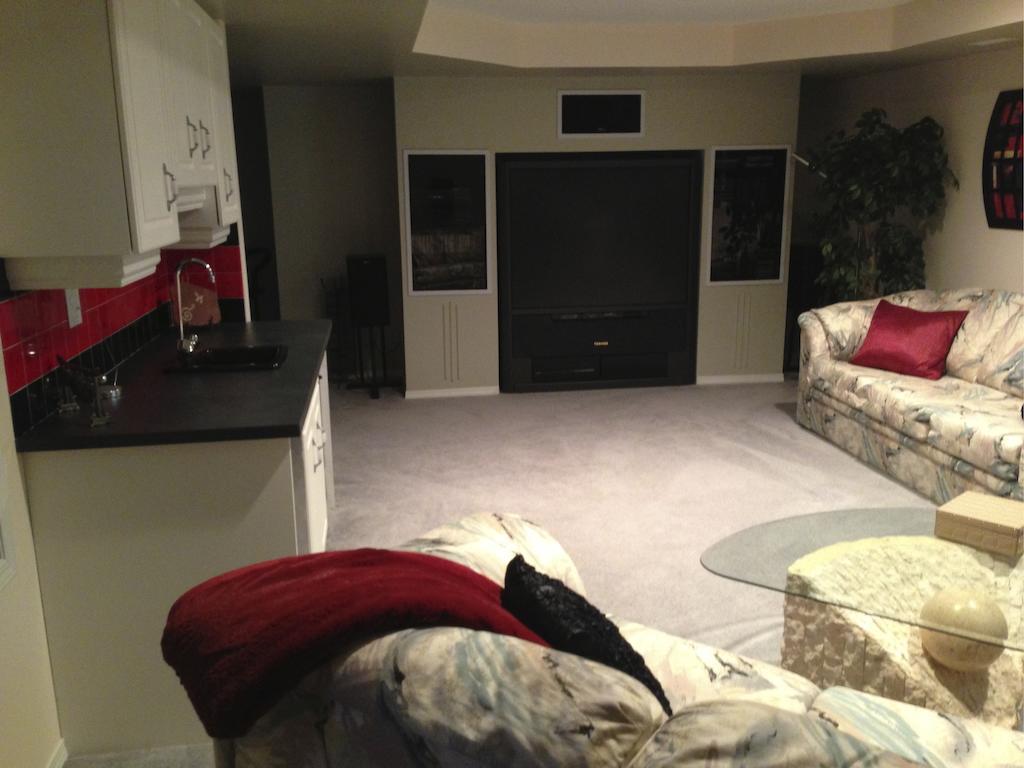 Redwood Meadows Bed And Breakfast Bragg Creek Extérieur photo