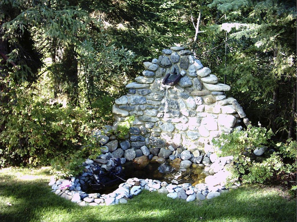 Redwood Meadows Bed And Breakfast Bragg Creek Extérieur photo